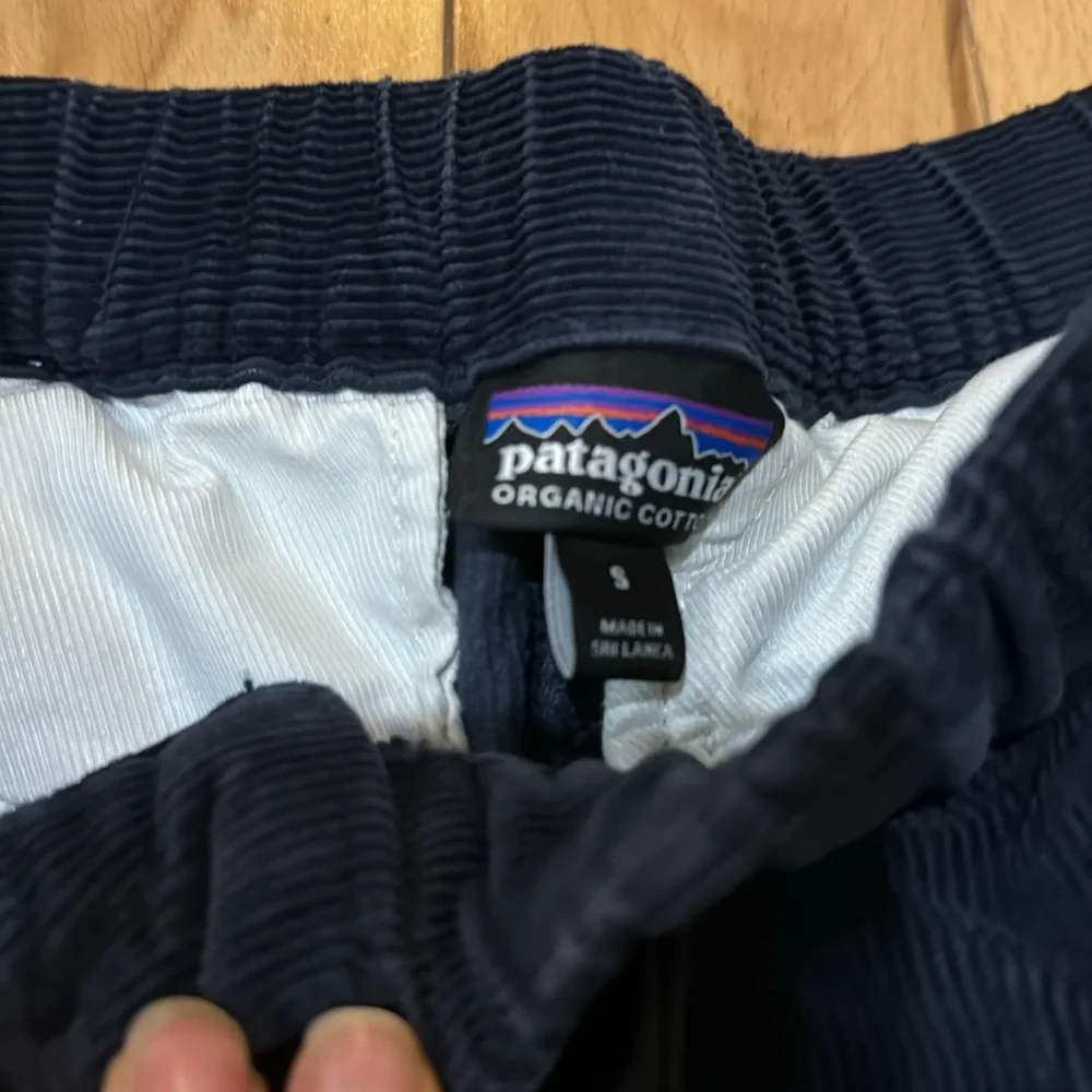 Patagonia dark blue corduroys. Excellent condition.!! - Picture 2 of 3